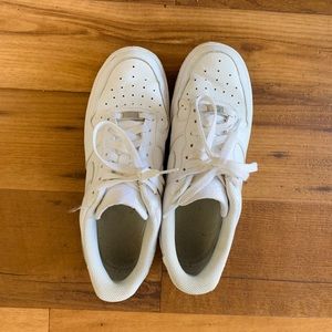 Men’s Size 8.5 NIKE Airforce 1’s